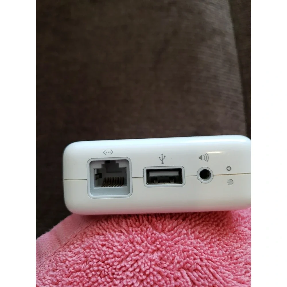 Apple AirPort Express‎ 802.11n Wi-Fi Base Station Model A1264